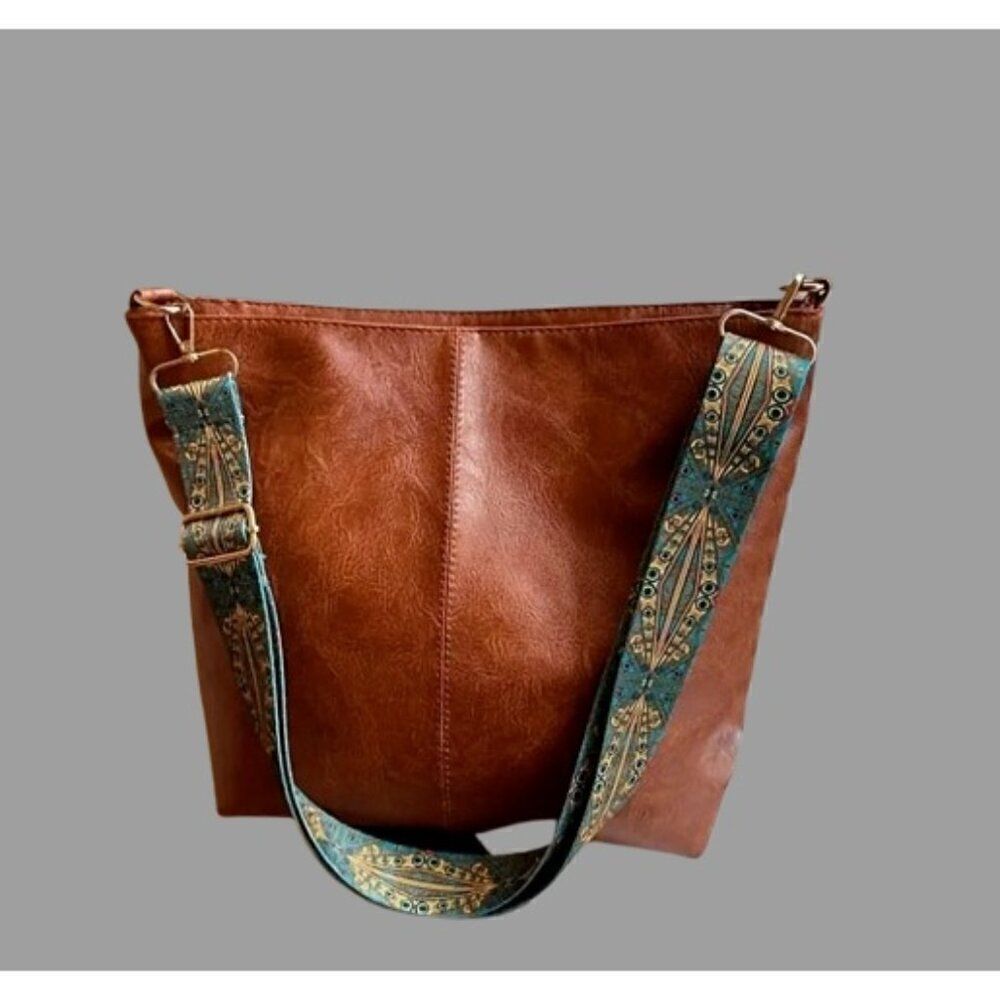 Minimalist Hobo Bag Medium Brown Vintage-Inspired Crossbody Bag Brown